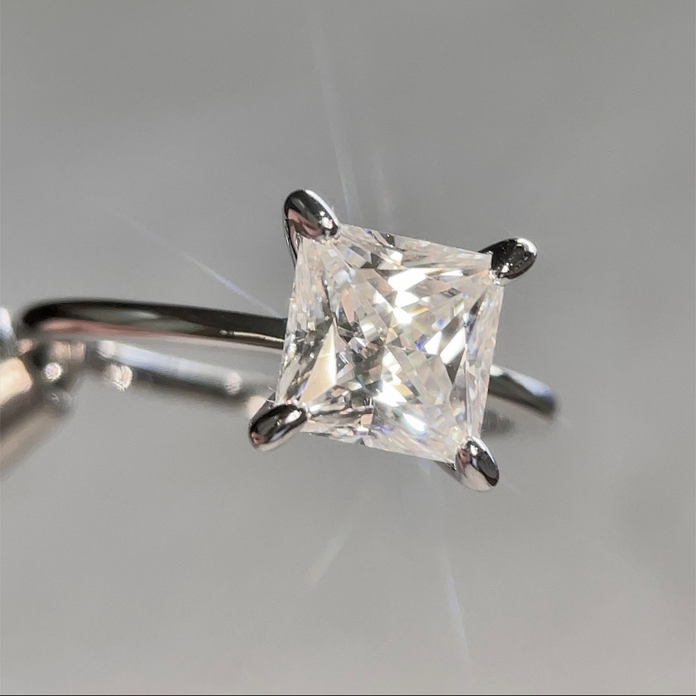 2ct Princess cut Moissanite Ring - Picture 3 of 7